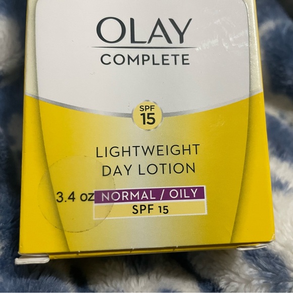 NWT Olay Complete Daily Moisturizer Hydration + Sun Protection NEW IN BOX - Picture 4 of 12